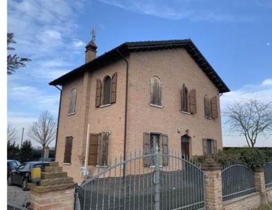 Appartamento all'asta    via Serraglio 55