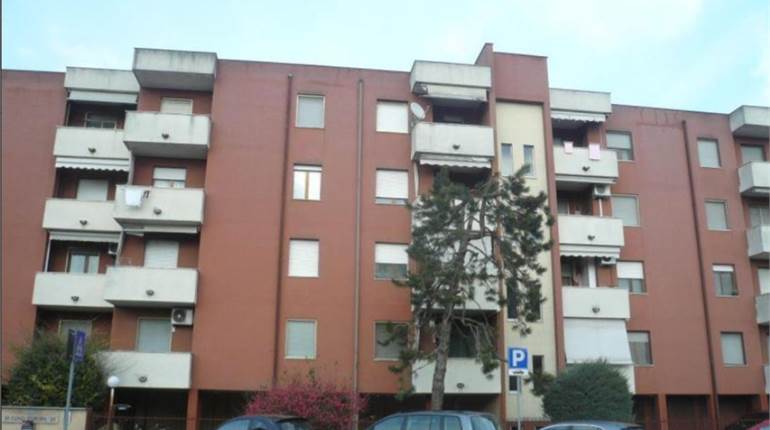 Appartamento all'asta     Viale Zara 21